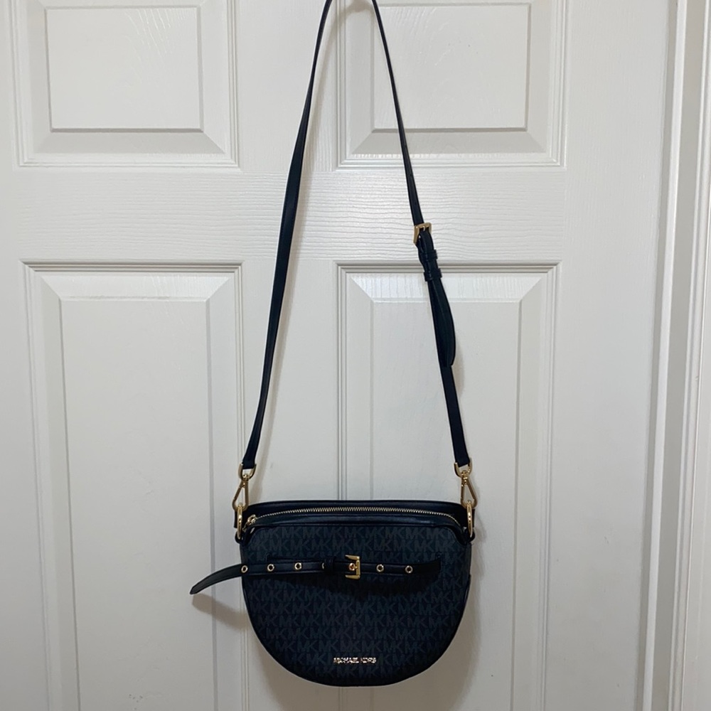 Michael Kors Emilia Medium logo shoulder bag